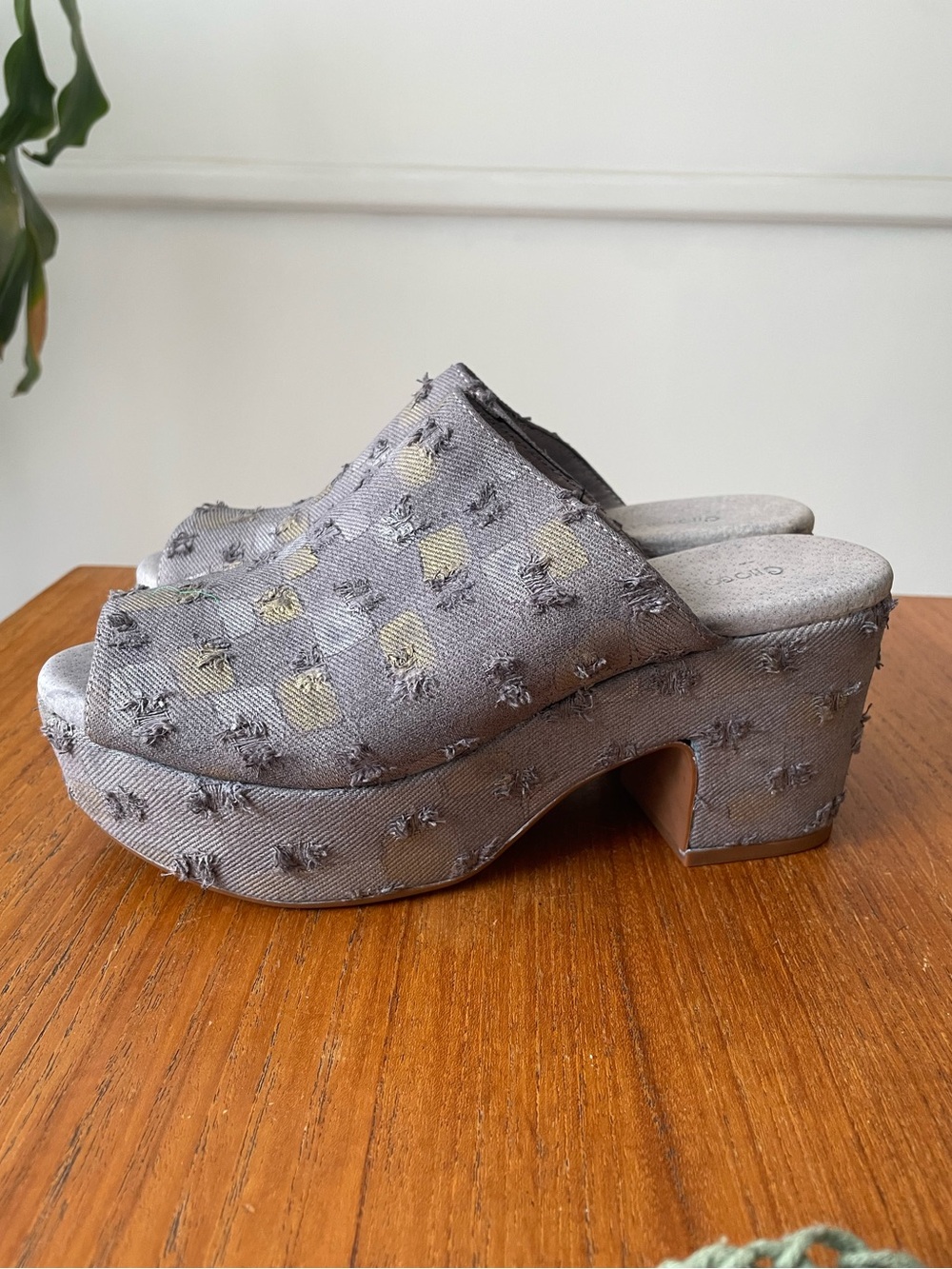 Chocolat Blu Gordie Platform Slide Sandal Size 6